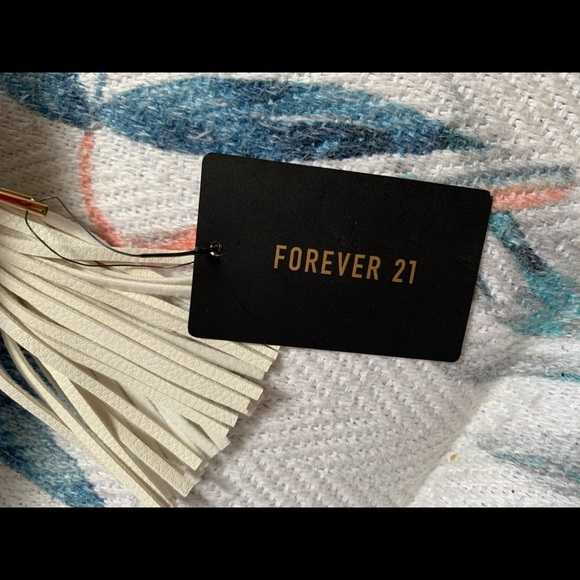 White Medium Handbag/Fanny pack - Picture 11 of 13